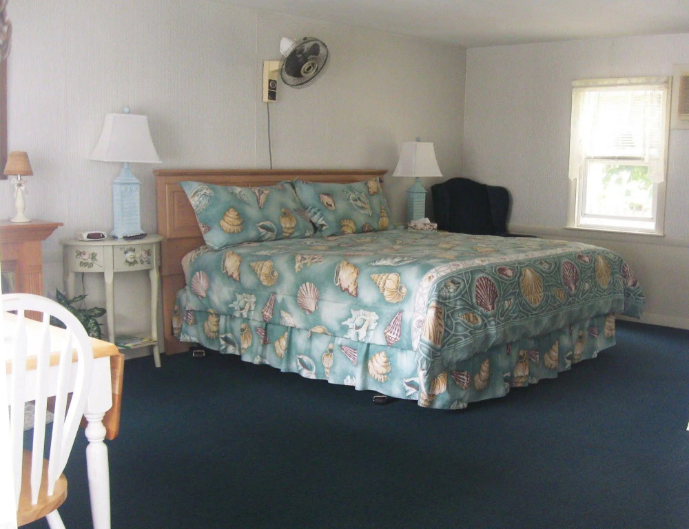 A Beach Breeze Inn