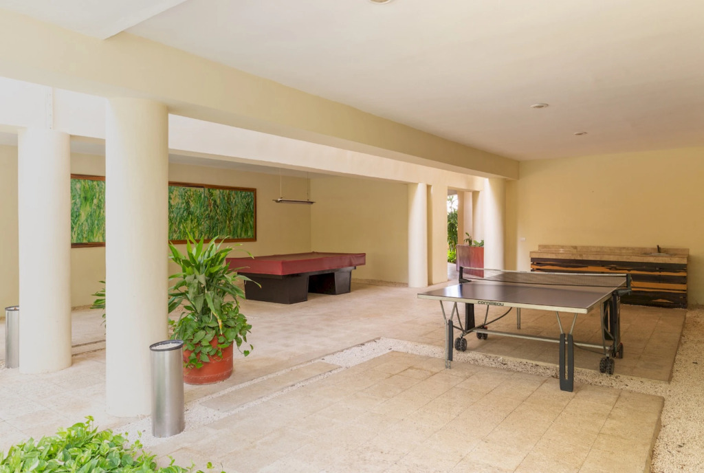 Stunning 3BR PH | Great Amenities & GYM | Best WiFi | 2 Stories