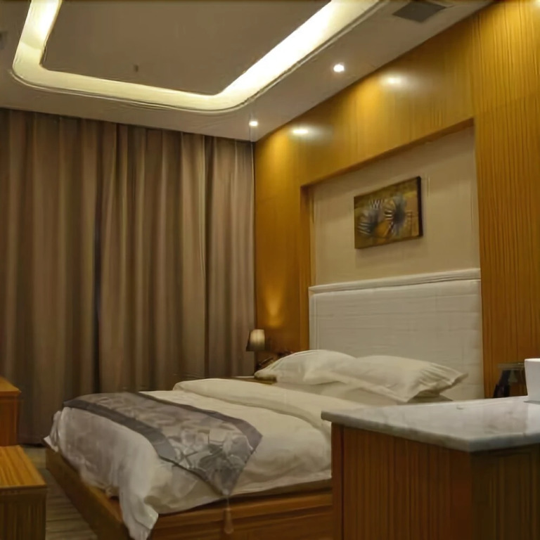 Shangsu Qingxiang Hotel (Yueyanglou Pedestrian Street)