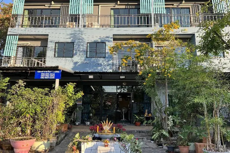 V Tharm Hotel