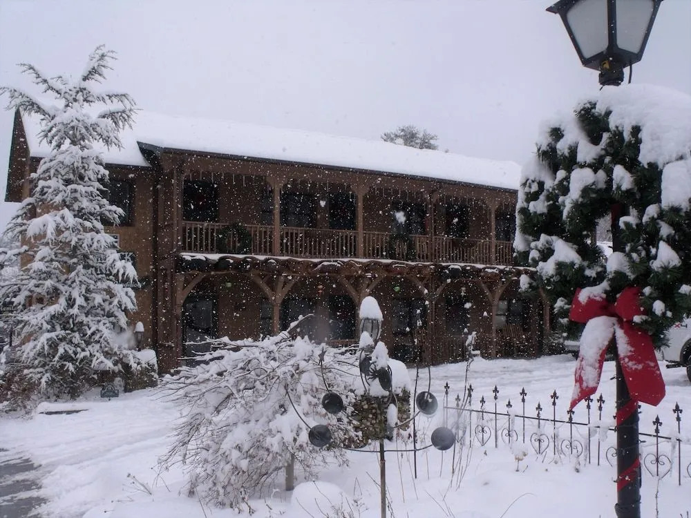 Hemlock Inn