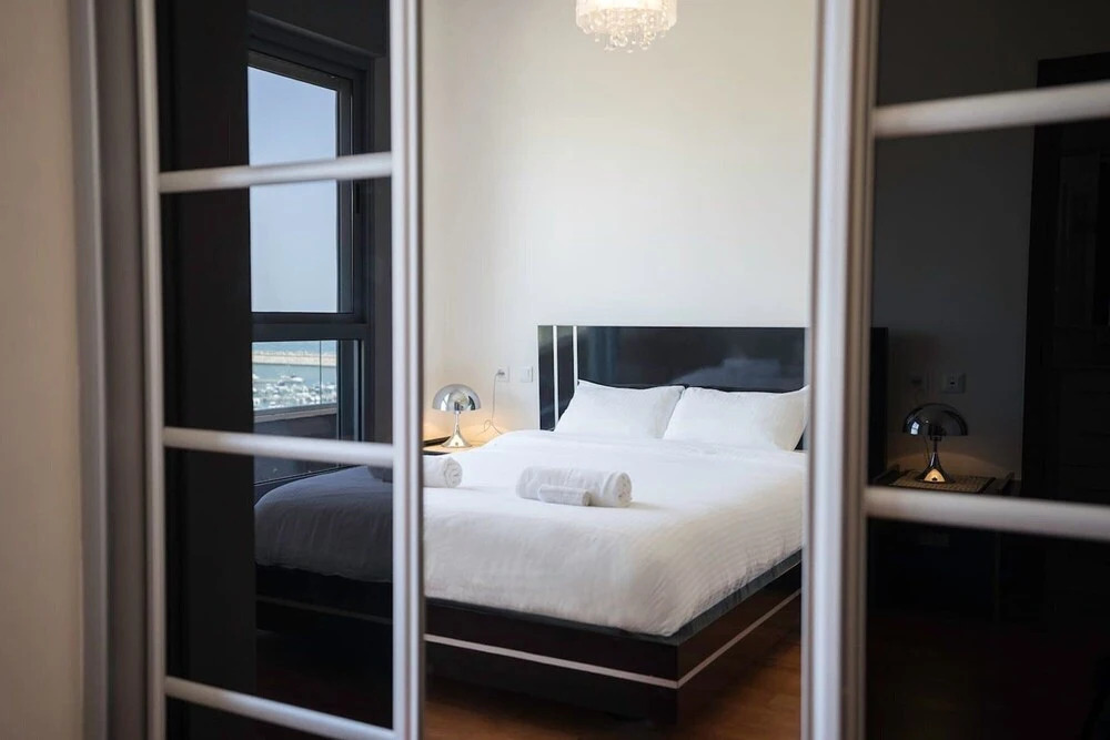 Luxury Marina View - Modern and Luxurious View