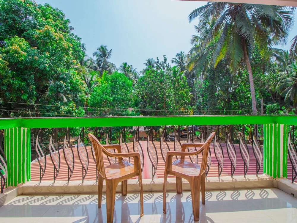 OYO 14484 Home 2BHK With Balcony Utorda Beach