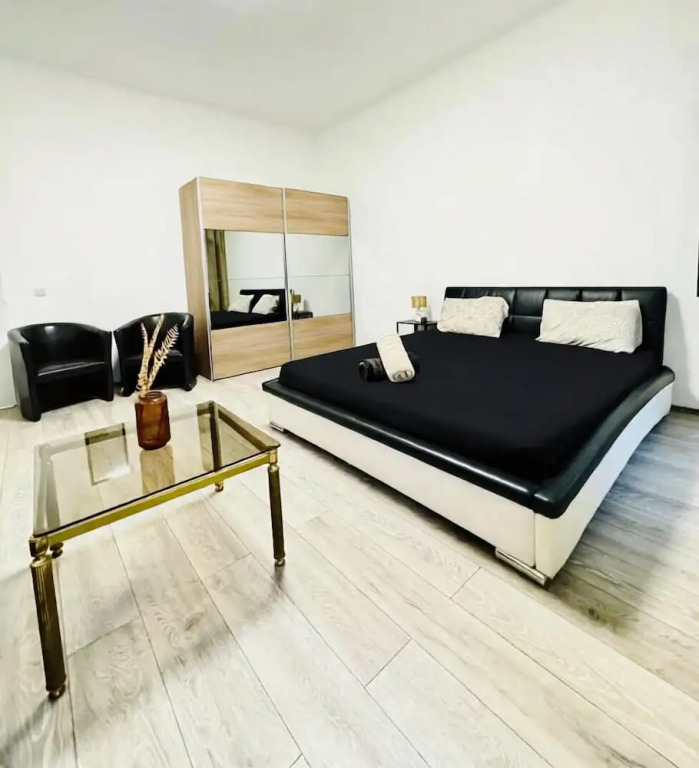 Cozy 3BR Apt for 6 Near to FAC Platz