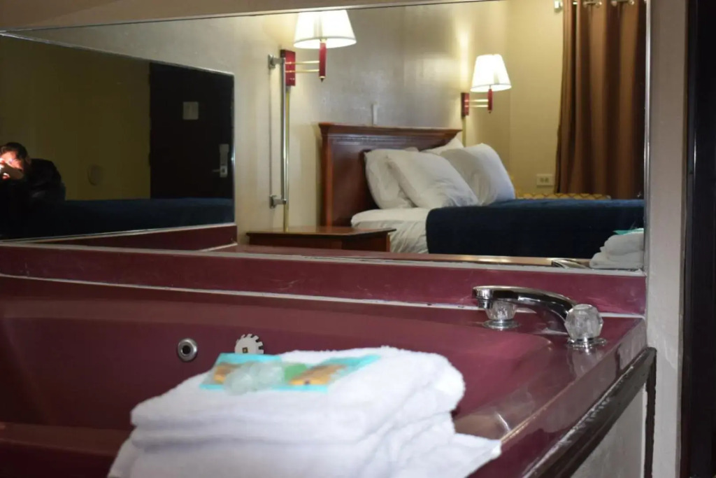 Knights Inn Farmington Hills