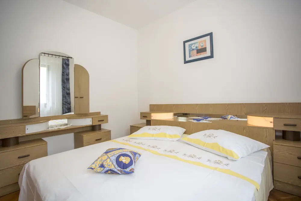 Apartments Rina 179