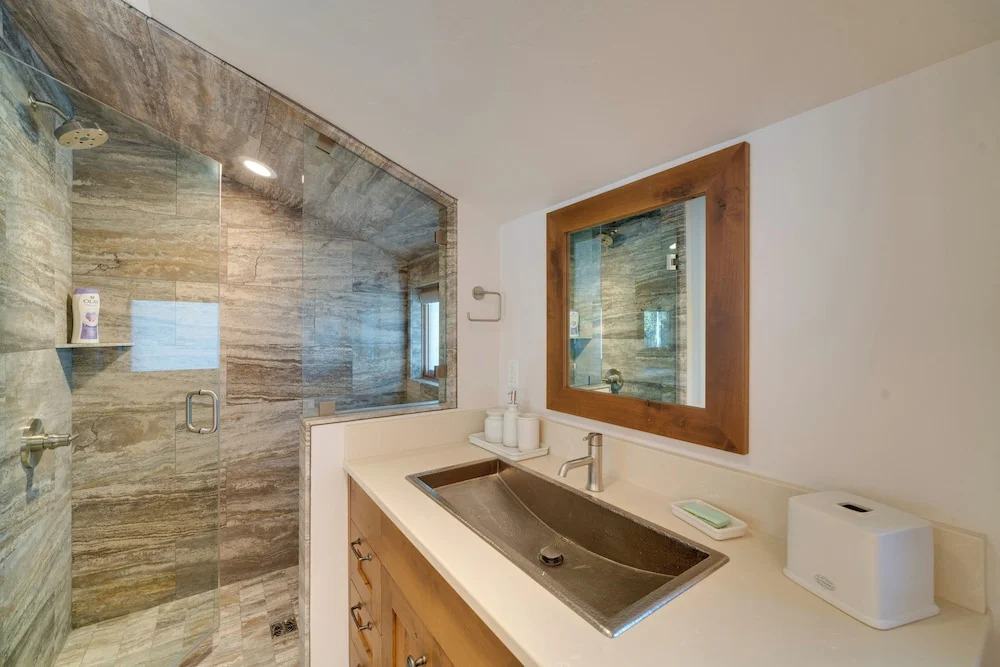 Custom Ski-in/out Chalet With Hot Tub & Wet Bars!