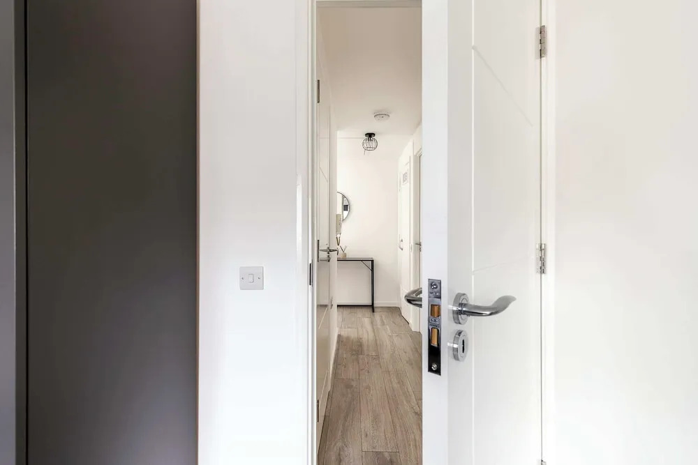Finsbury Park Retreat: Modern Comfort