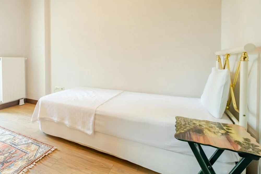 Elegant Flat With Balcony in Kartal