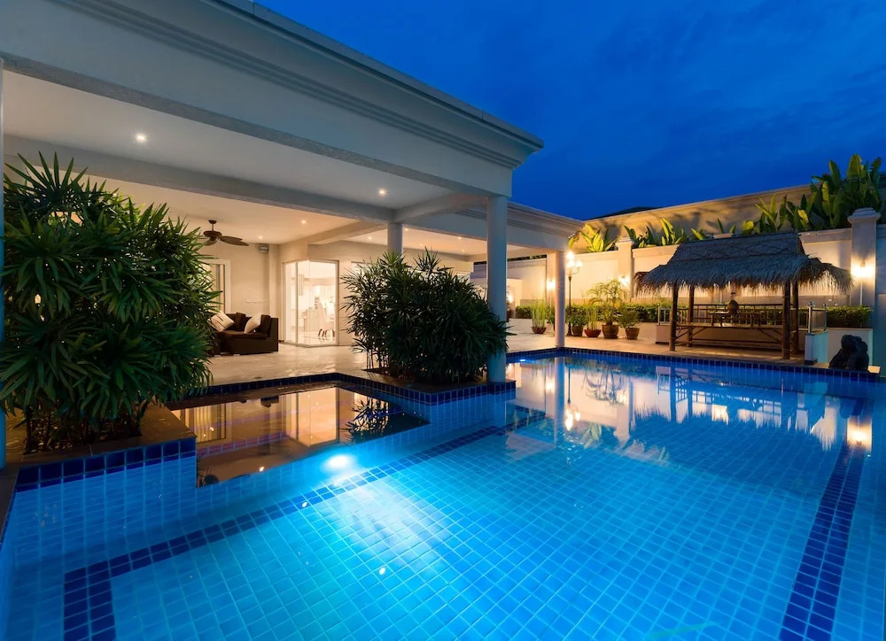 Stunning Luxury Golf and Pool Villas