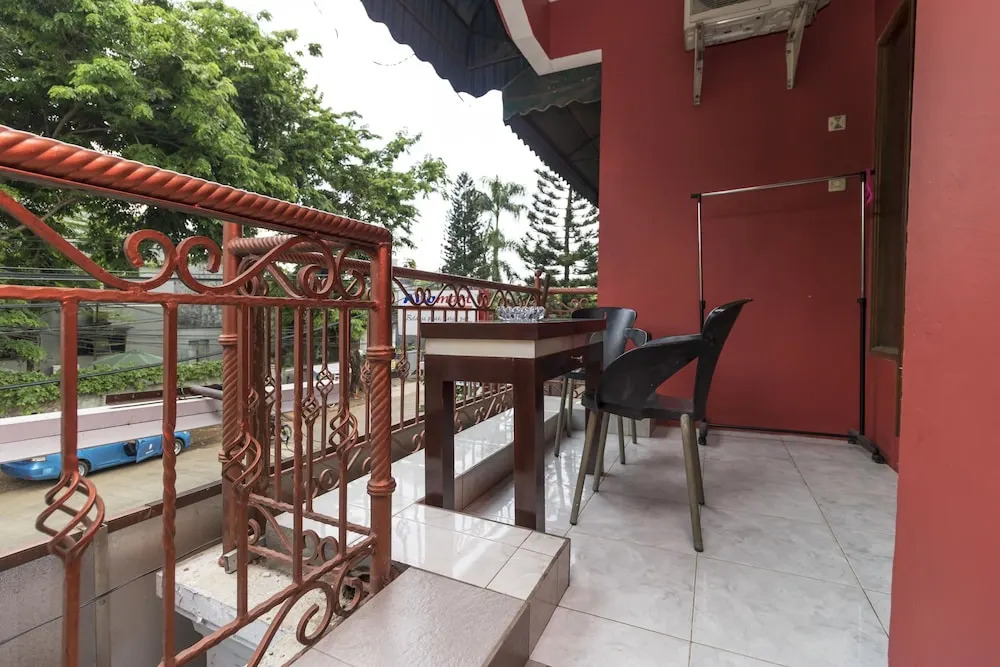 RedDoorz @ Duren Sawit