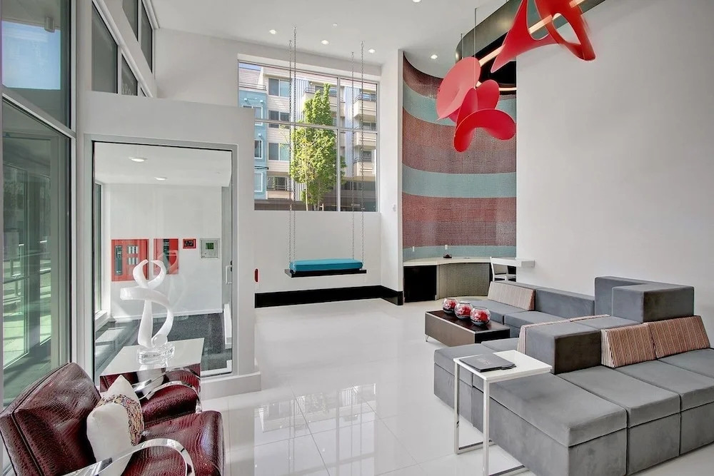 Belltown Pike Place Suites by Luxe Hubs