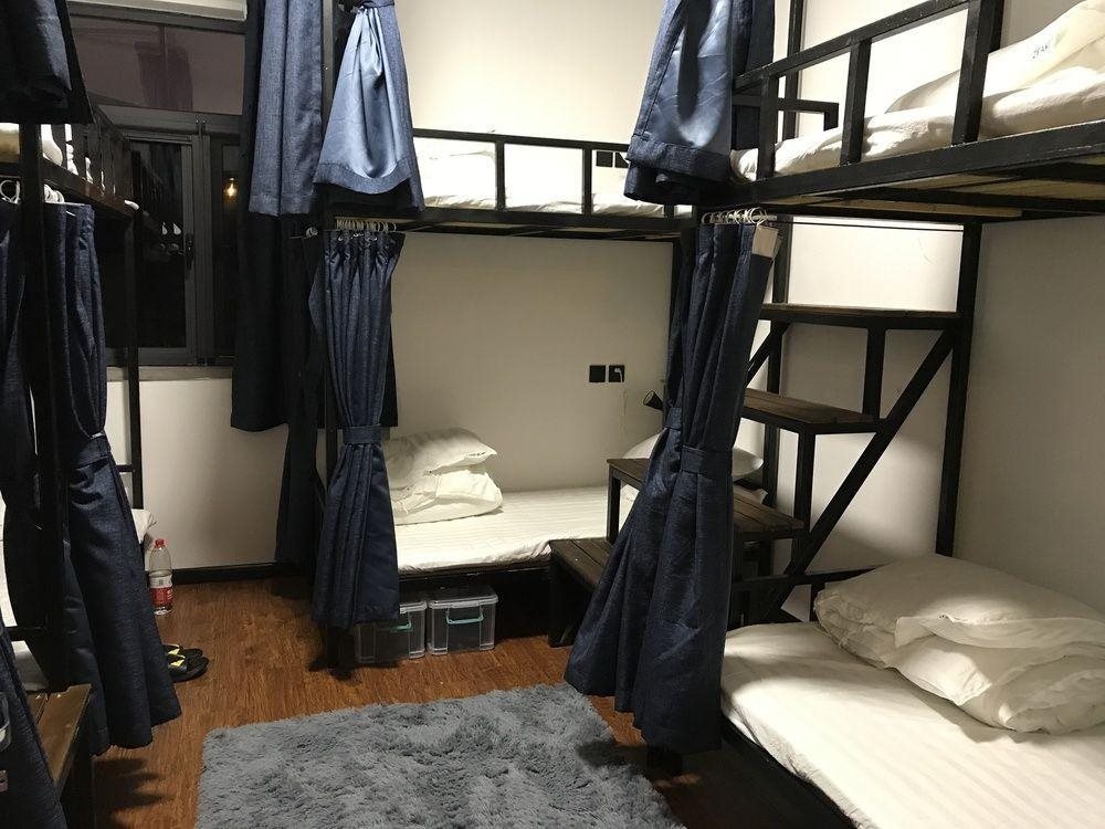 Zeako Youth Hostel