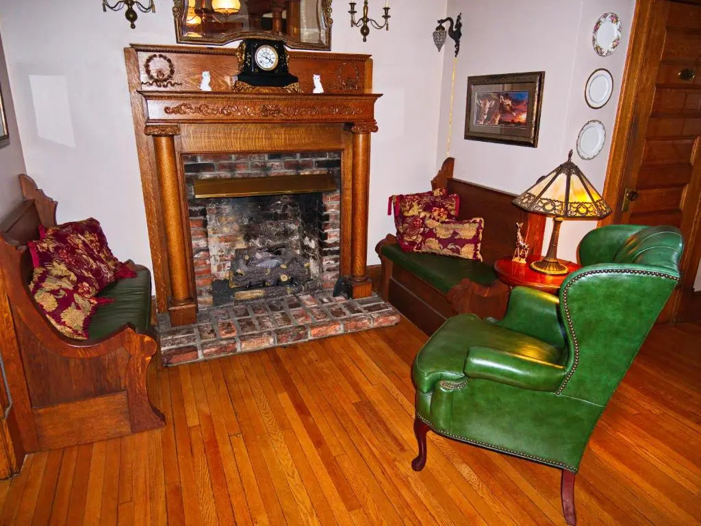 The Lion and the Rose Bed and Breakfast