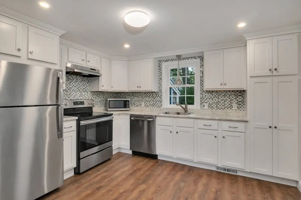 Dennis Beach House - Walk to Beach - Pet Friendly