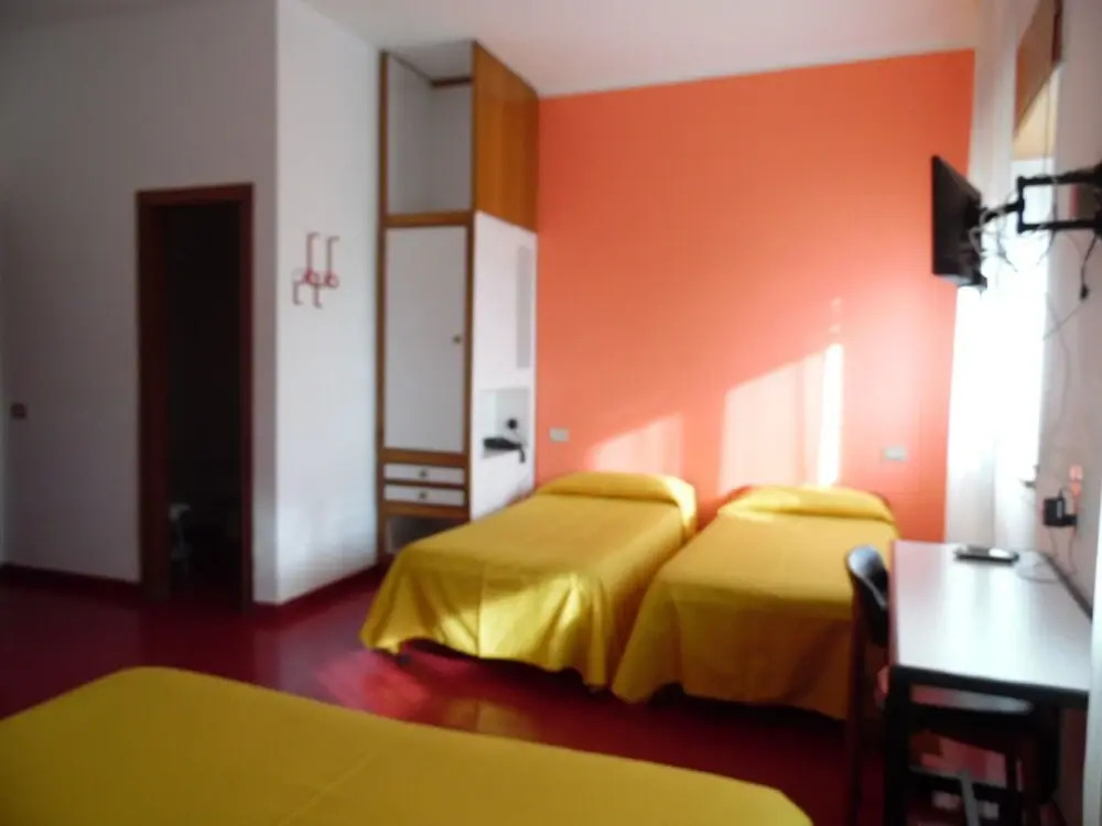 Siris Hotel