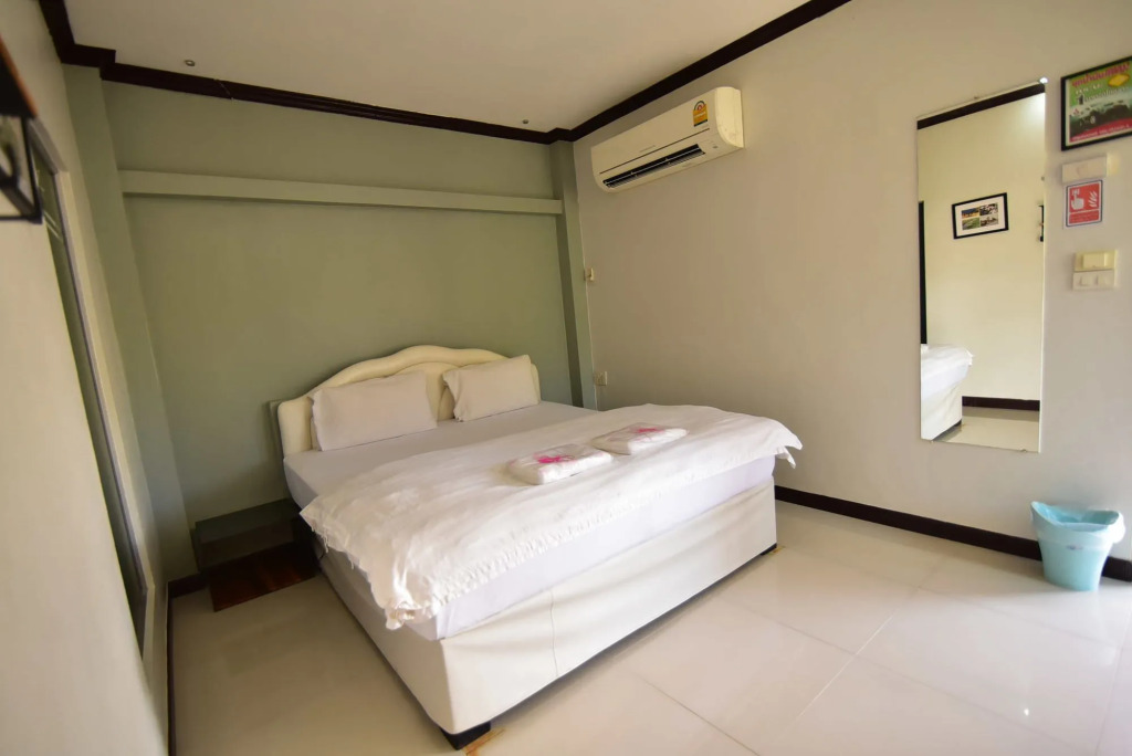 Bangrak Resort