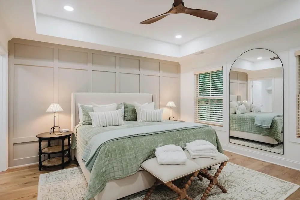 Lowcountry Landing! 3-story Townhouse in Old Town's Promenade
