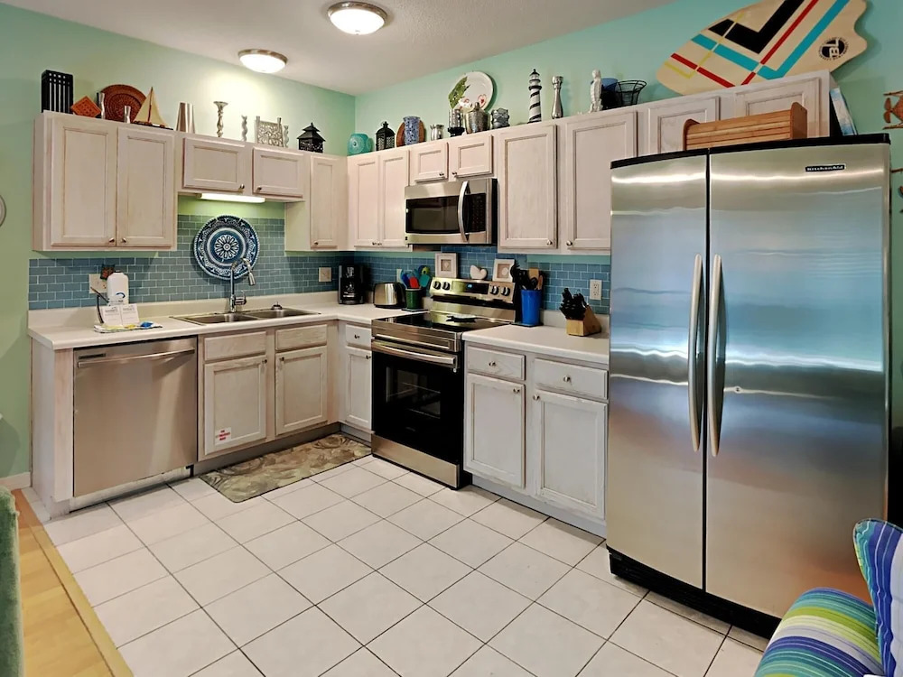 Sunset Cottages #1A by Southern Vacation Rentals
