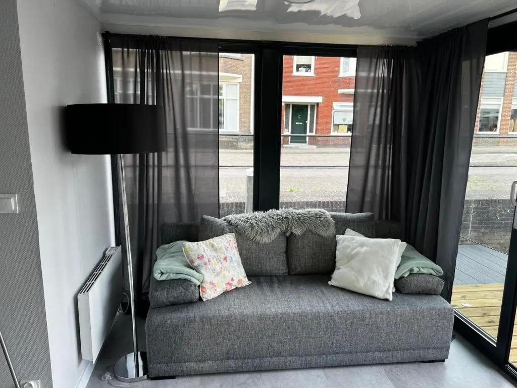 New houseboat 2 bedrooms