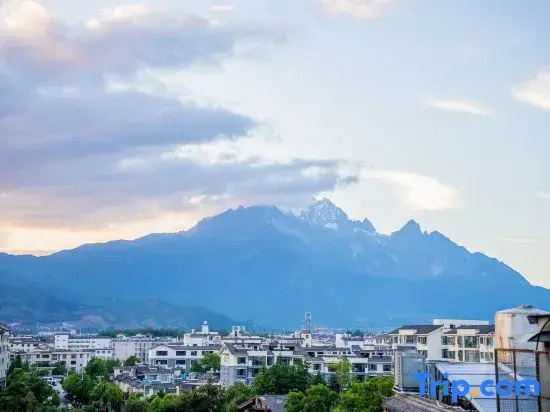 JI Hotel (Lijiang Old Town Big Waterwheel)