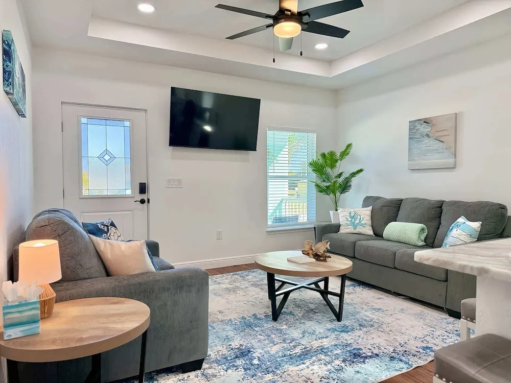The Sand Dollar Making Cents of Paradise