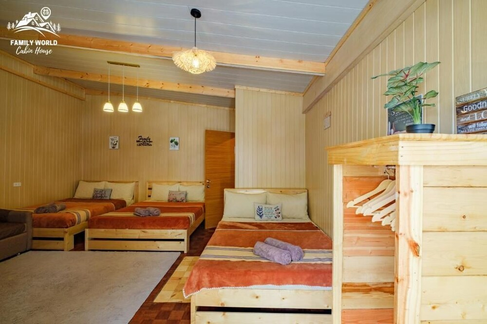Family World Cabin House - Baguio City
