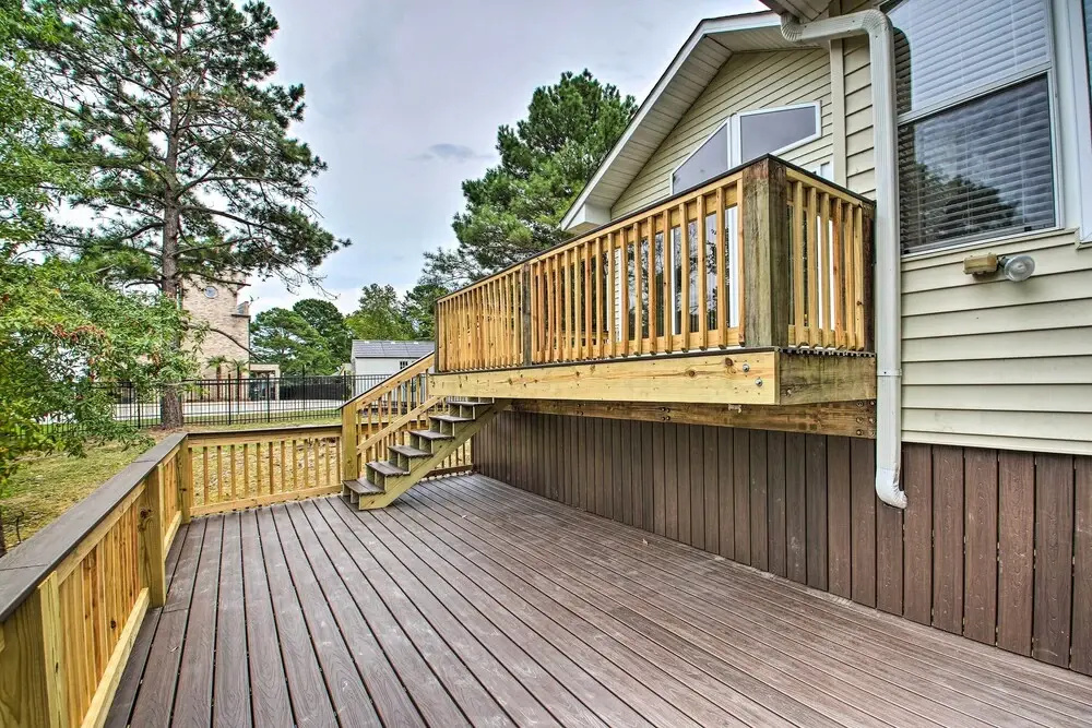 2-tier Deck & Boat Parking: Lake Hamilton Home