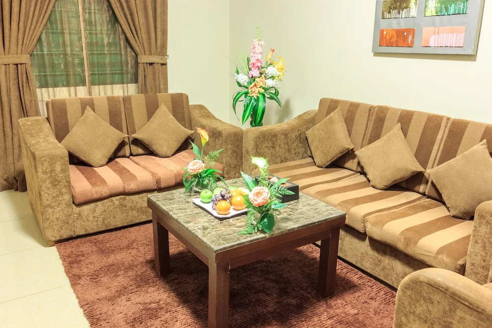 Al Muhaidb Residence Al Malaz  6 - Economic