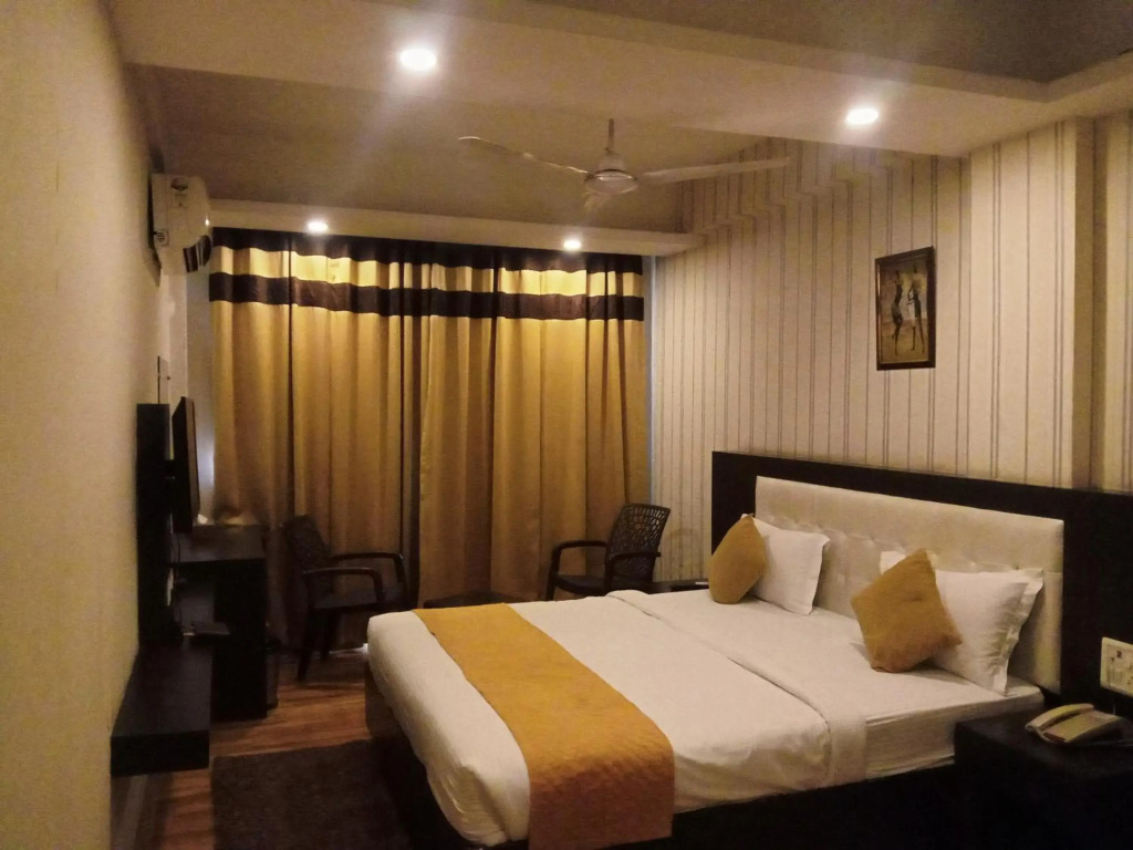 Paradise Ganga - A River Side Hotel