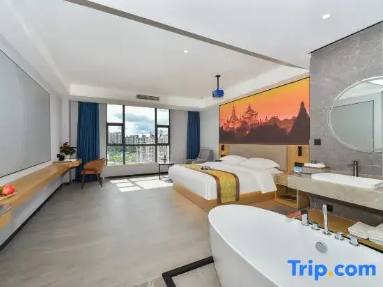 Taiying International Grand Hotel (Dongxing City High-Speed Railway Station Erqiao Port)