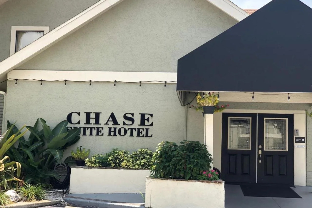 Chase Suite Hotel
