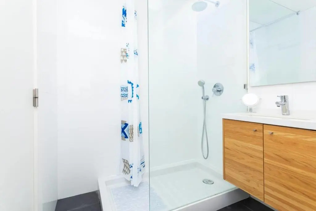 GuestReady - Spacious and Modern Campolide Family Apt Fits 6