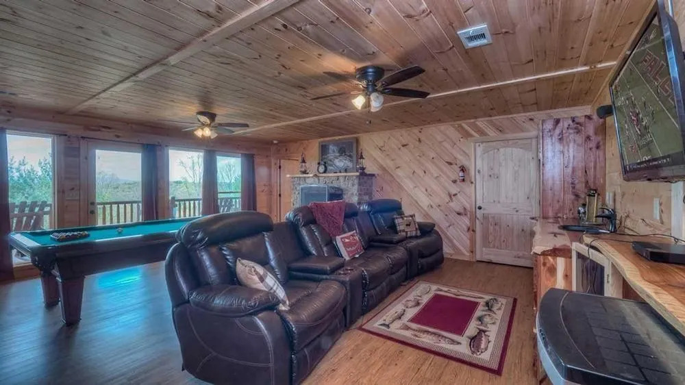 Cloud Top Cabin by Escape to Blue Ridge