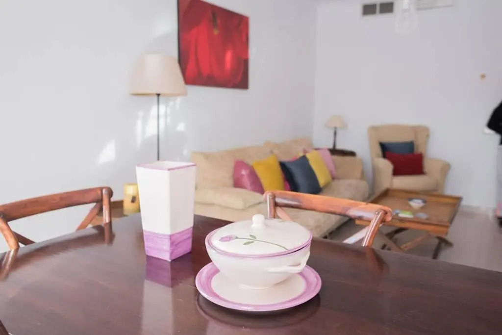 Amplio apartamento a 50m de la playa/Wide and cozy apartment 50m from the beach perfect for families