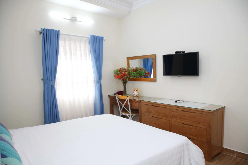 Cozy Hotel - 140 Cong Quynh