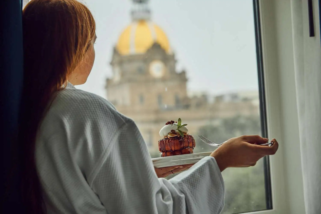 The Drayton Hotel Savannah, Curio Collection by Hilton