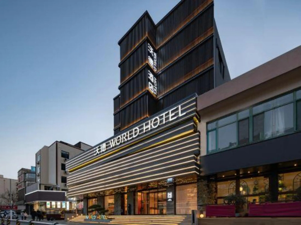 world Hotel