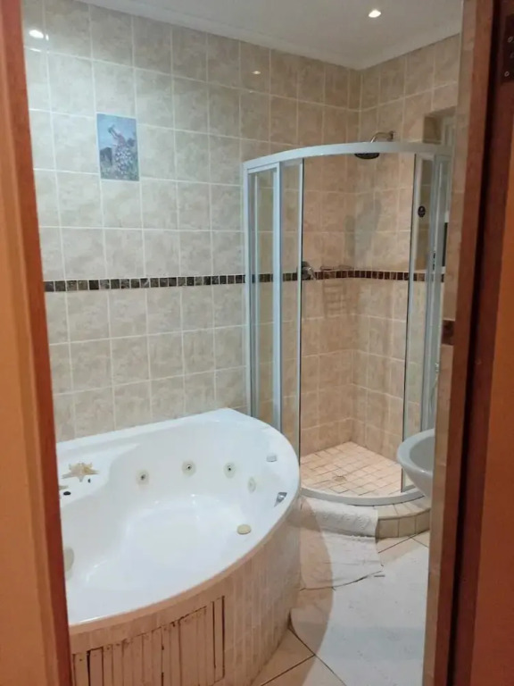 Beautiful House Fully up for Rental