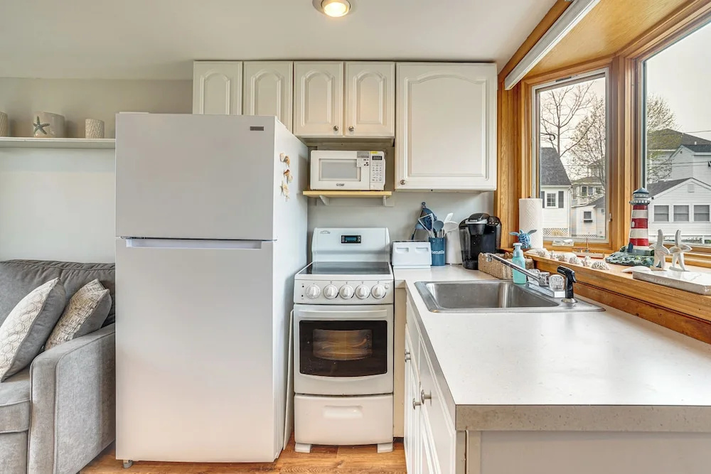 Walk to North Beach! Marsh-view Condo in Hampton