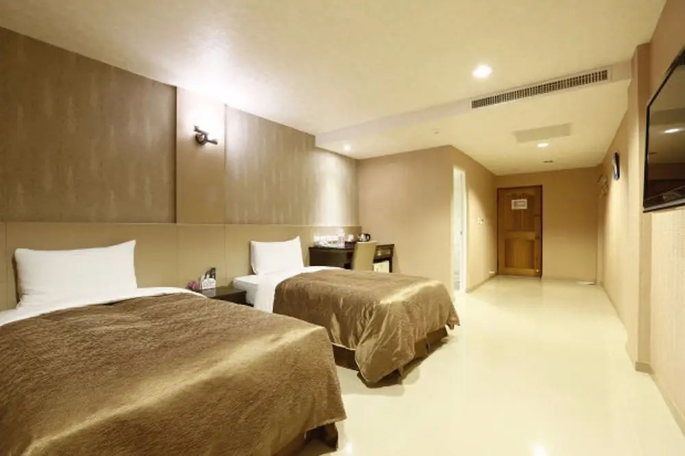 Huaxiang Motel - K Arena
