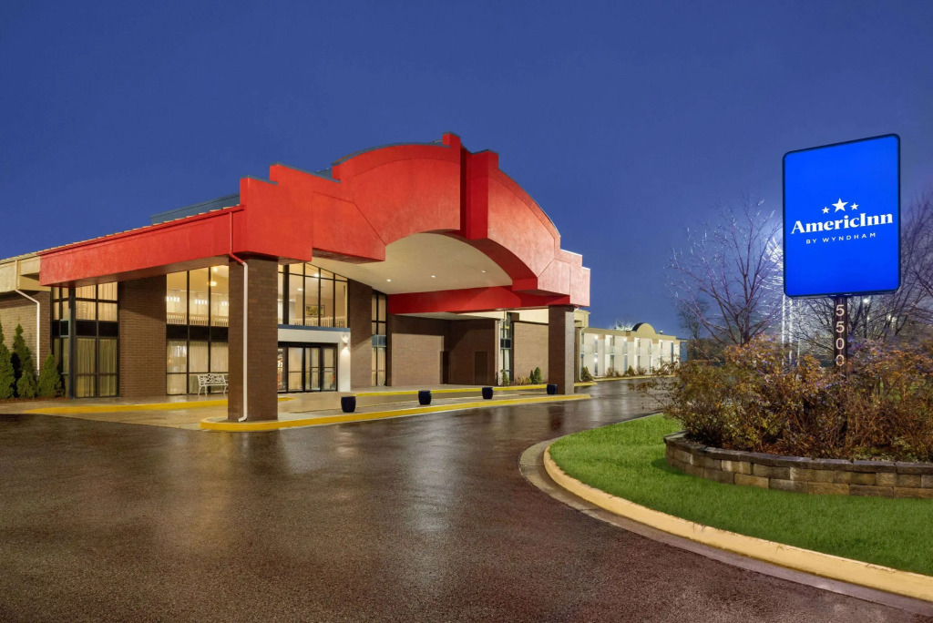 AmericInn by Wyndham Grand Rapids Airport North
