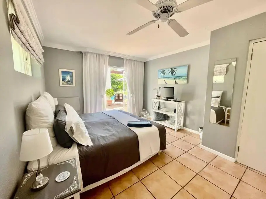 Charming Guest Suite in the Constantia Wine Valley (Adults Only)