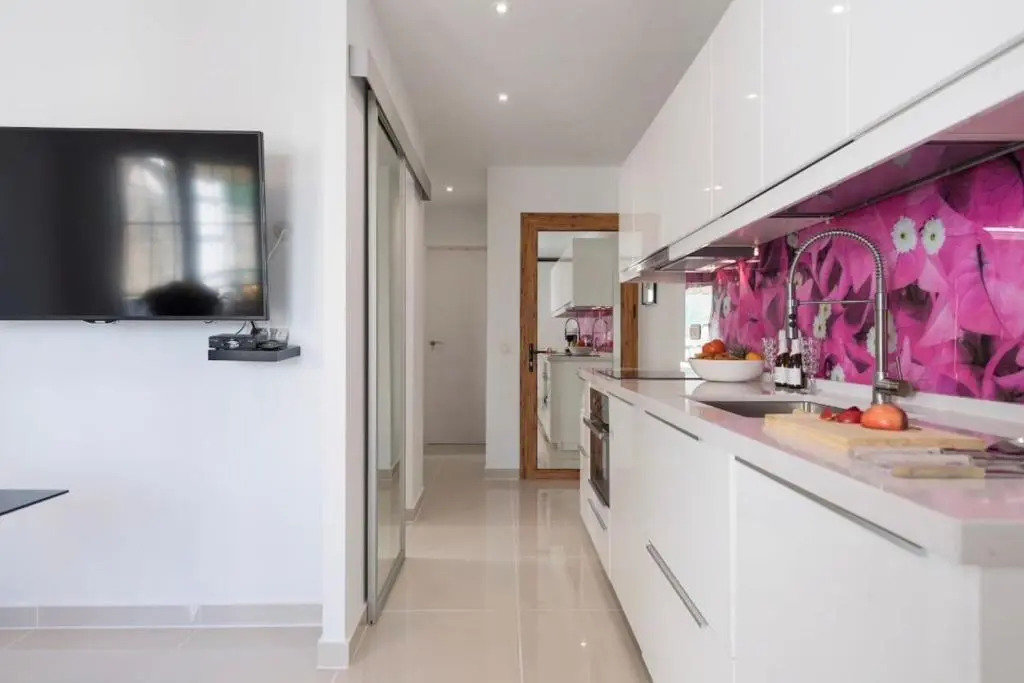 EXCLUSIVES 2-ROOM APARTMENT TOPLOCTAION 5 minutes to beach San Agustin