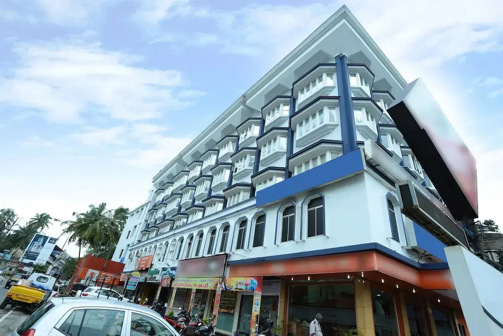 OYO 14328 Hotel Rv Tower