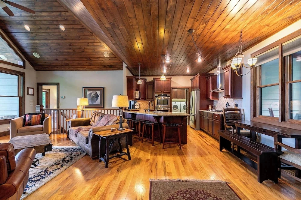 Lake Overlook High Elevation Home With Views and Game Room