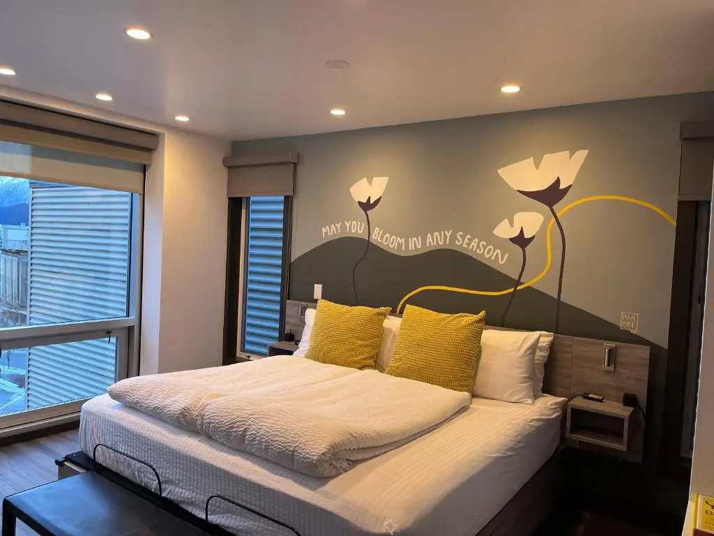Silverbow Inn & Suites
