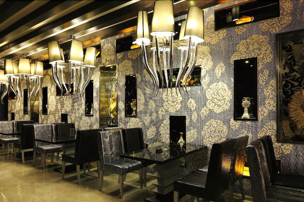 Changsha Yannian Century Hotel