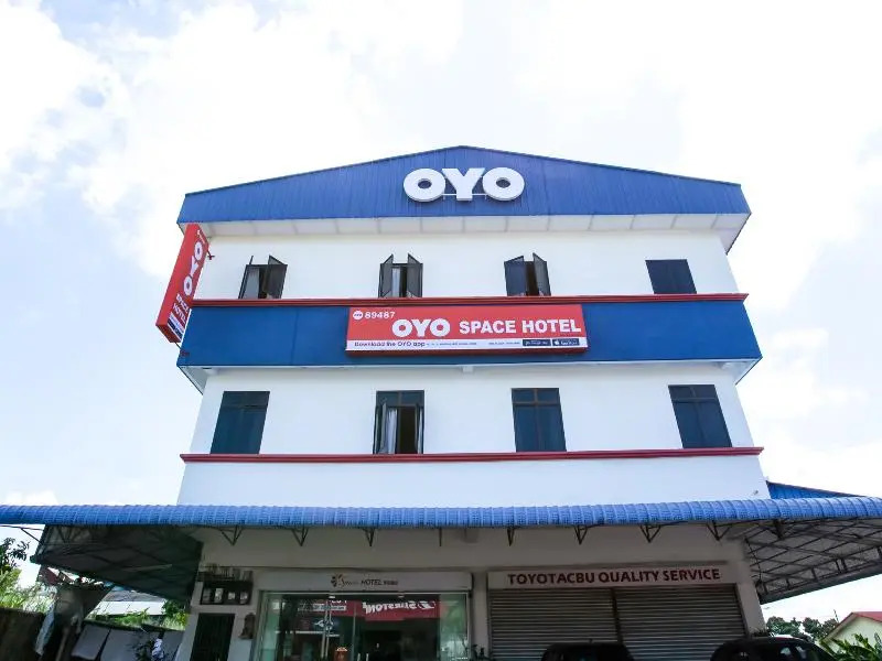 Space Hotel by OYO Rooms
