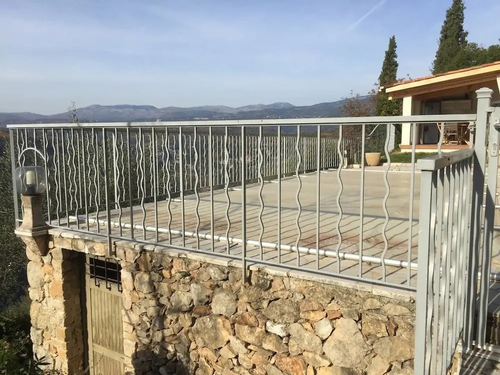 5 bed Villa in Provence With Pool, Outdoor Kitchen